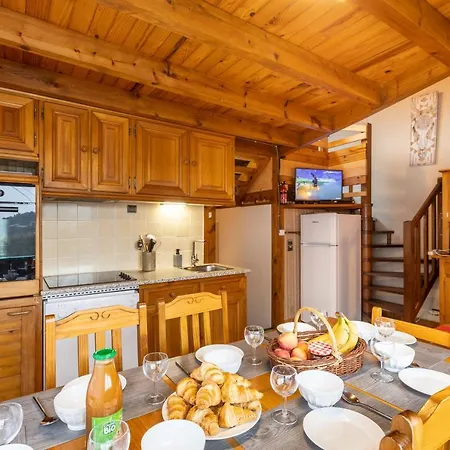 Chalet Les Lupins Bleus Au Pied Des Pistes Font-romeu Pyrenees 2000 Bolquere Pyrenees 2000